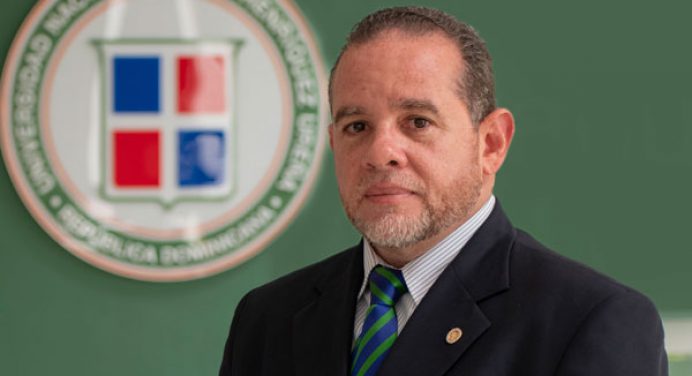 El Dr. William Duke es entrevistado por el Global Health Matters por su liderazgo frente al COVID-19 en la República Dominicana