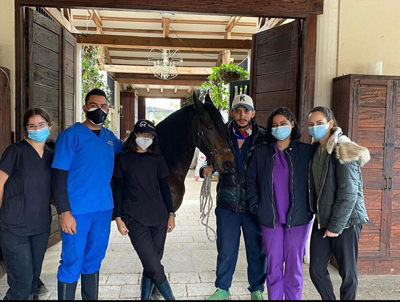 Estudiantes de Veterinaria de la UNPHU realizan pasantía en Hacienda La Marquesa, en Colombia