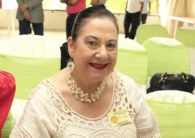 Egresada UNPHU gana Premio Anual a la Excelencia del Docente de Instituciones de Educación Superior 2022