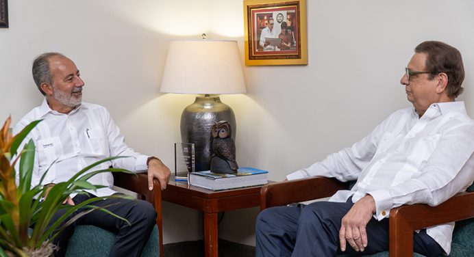 Embajador de Italia visita la UNPHU