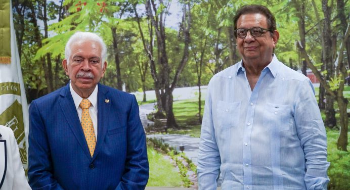UNPHU y BHD- León firman acuerdo