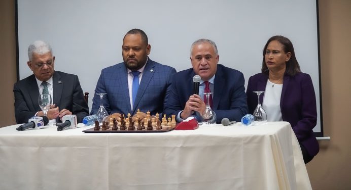 La UNPHU realiza rueda de prensa sobre el primer clásico de ajedrez con maestros internacionales
