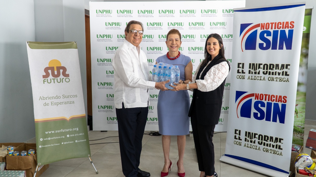 El Grupo SIN y UNPHU hacen entrega de donativos a Sur Futuro para su distribución