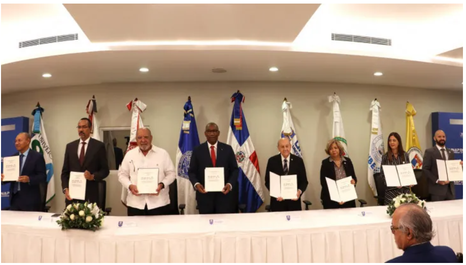 La UNPHU y siete universidades firman acuerdo para investigación y manejo del Sargazo en Rep. Dom