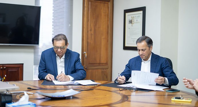 UNPHU y Grob Pharma/ LAM firman convenio marco de colaboración