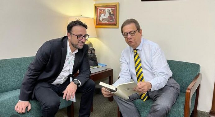 Embajador de Israel Raslan Abu Rukun visita instalaciones de la UNPHU