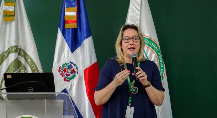 Escuela de Medicina de la UNPHU presenta programa de Responsabilidad Social