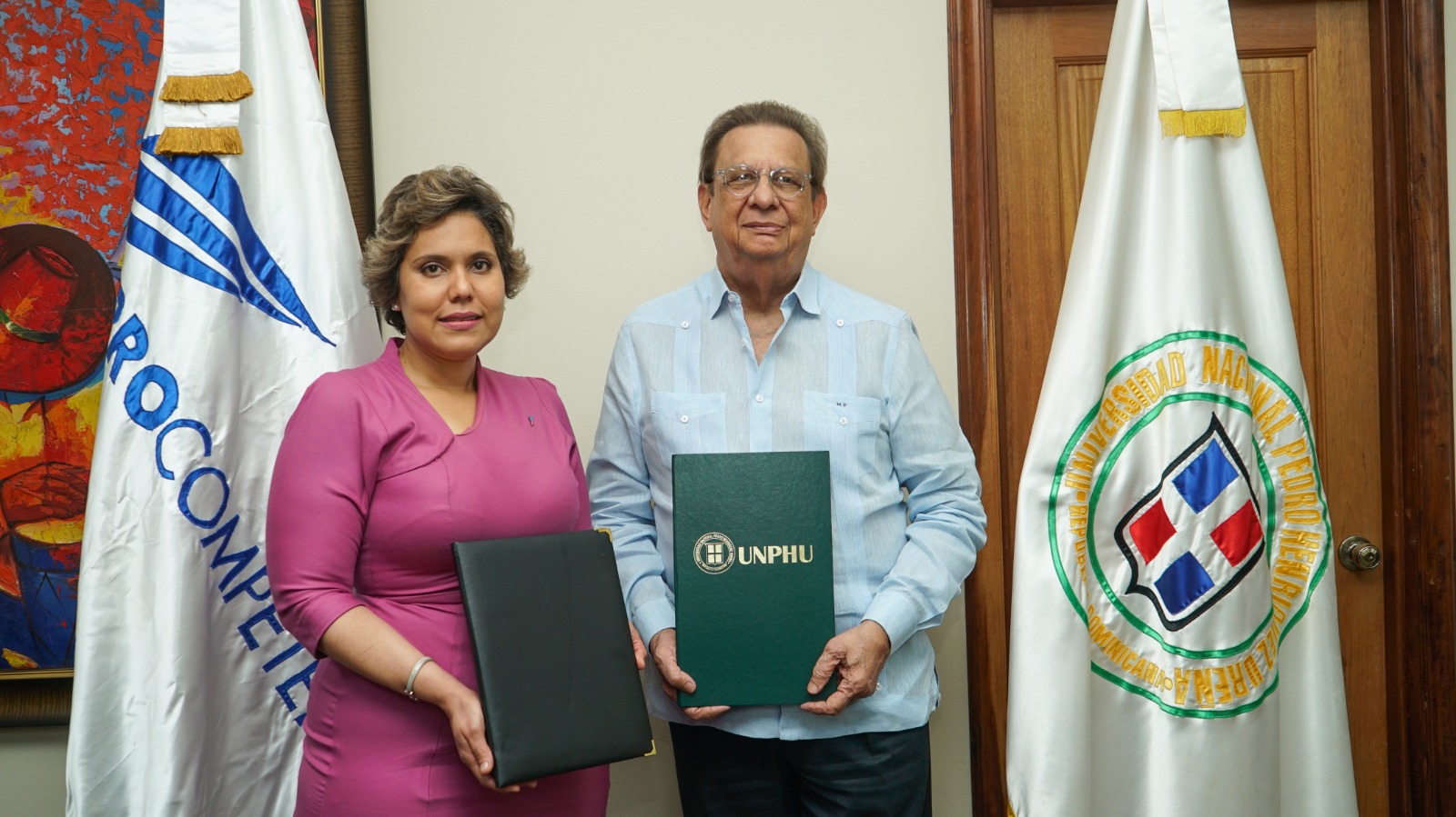UNPHU y PRO-COMPETENCIA unen esfuerzos para promover la excelencia en la educación superior