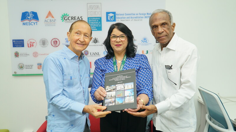 UNPHU recibe «Semblanzas de estudiantes dominicanos en el ITESM, México, 1963 – 1970»